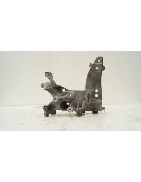Łapa wspornik alternatora Citroen Peugeot 1.6 HDI