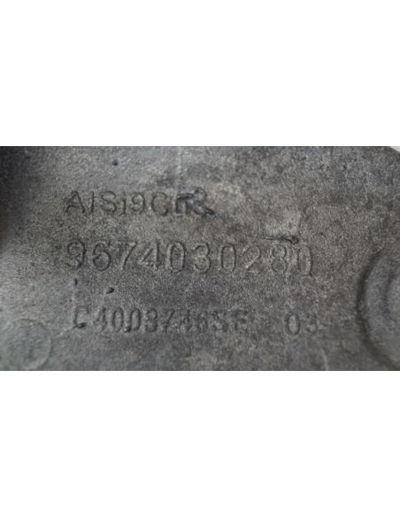 Łapa wspornik alternatora Citroen Peugeot 1.6 HDI