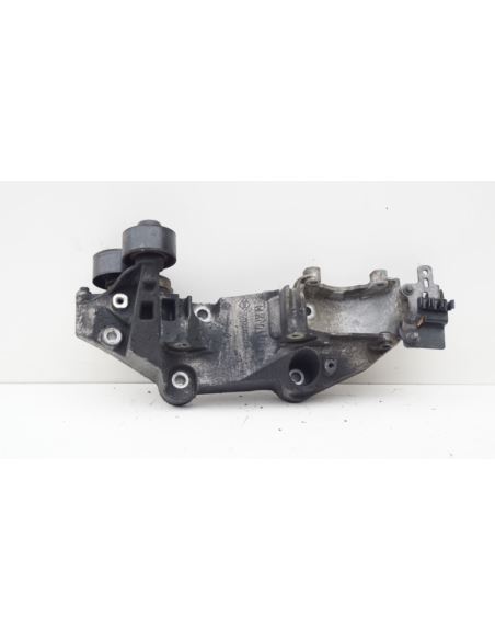 Łapa mocowanie alternatora Renault 1.9 DCI