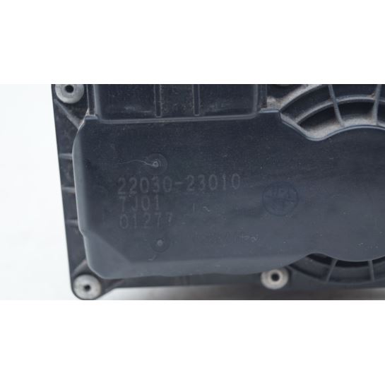 Przepustnica powietrza Toyota YARIS II 1.3 VVTI
