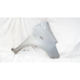 Błotnik prawy przód Toyota YARIS II 06-11r