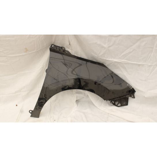 Błotni prawy przód Peugeot 5008 9685904780