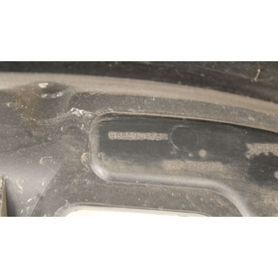Błotni prawy przód Peugeot 5008 9685904780