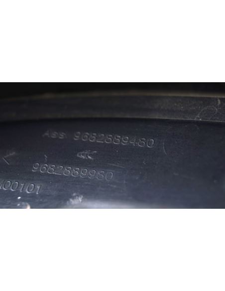 Błotnik lewy przód Peugeot 3008 9682889480