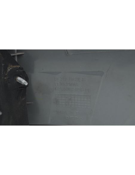 Lampa tylna lewa Toyota AVENSIS T27 09-11