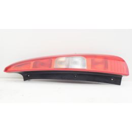 Lampa prawa tylna MR957376 Mitsubishi Colt