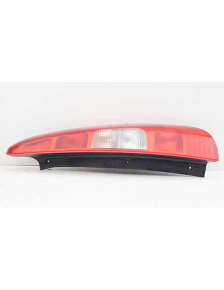 Lampa prawa tylna MR957376 Mitsubishi Colt
