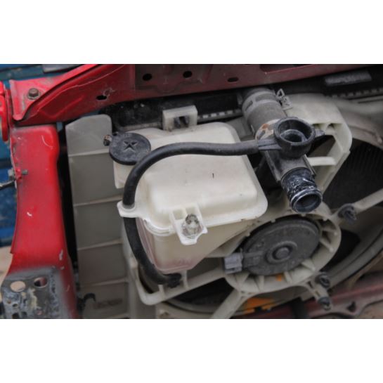 Pas przedni kompletny Toyota YARIS PAS KOMPLETNY5