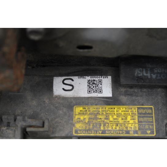 Pas przedni kompletny Toyota YARIS PAS KOMPLETNY 6