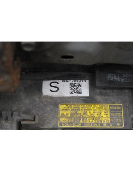 Pas przedni kompletny Toyota YARIS PAS KOMPLETNY 6