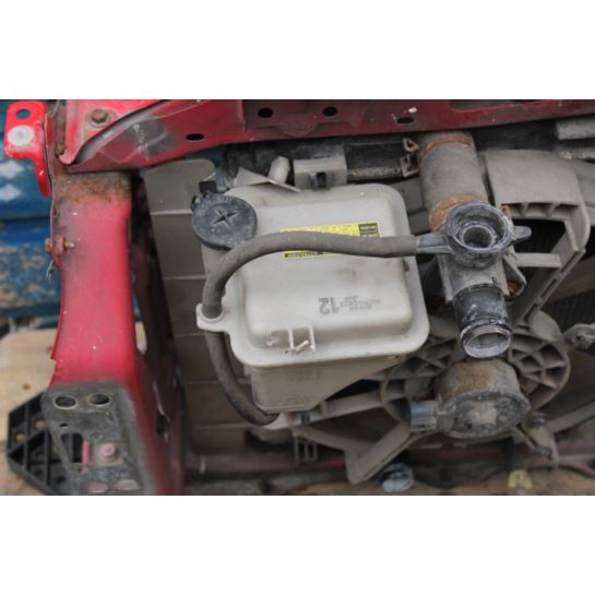 Pas przedni kompletny Toyota YARIS PAS KOMPLETNY2