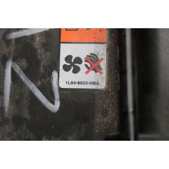 Pas przedni chłodnice wentylator Mazda Z66815025