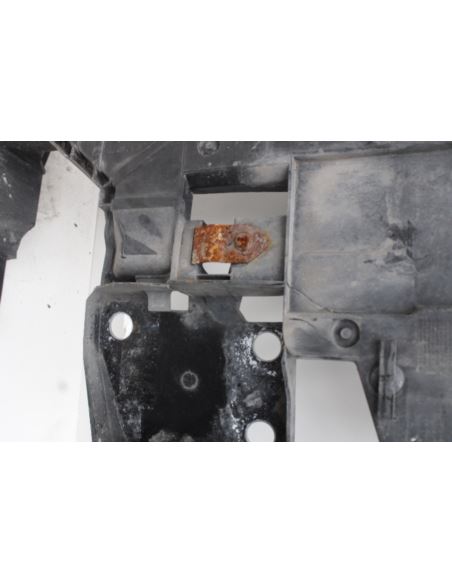 Pas przedni z wentylatorem Renault 752100004R