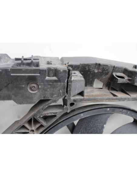 Pas przedni z wentylatorem Renault 752100004R