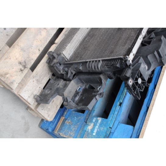Pas przedni kompletny Renault SCENIC 752100007R