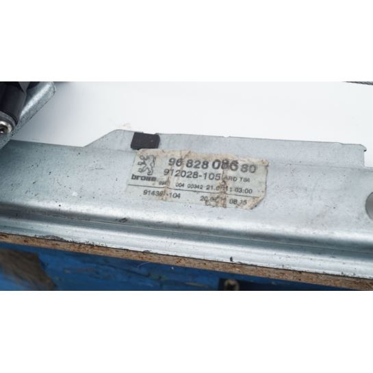 Mechanizm szyby prawy tył Peugeot 3008 9682808680
