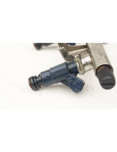 Listwa wtryskowa Audi A4 B6 1.8 T 06B133551N
