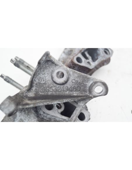 Łapa wspornik alternatora Ford Citroen Peugeot 1.6