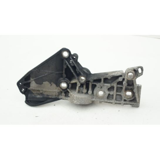 Wspornik alternatora Renault Nissan Dacia