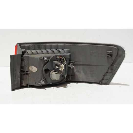 Lampa tylna lewa Toyota AVENSIS T27 09-11