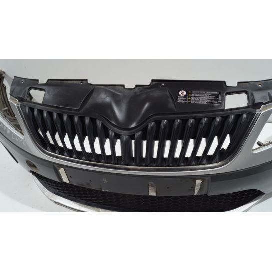 Zderzak przedni Skoda FABIA II lakier LA7W