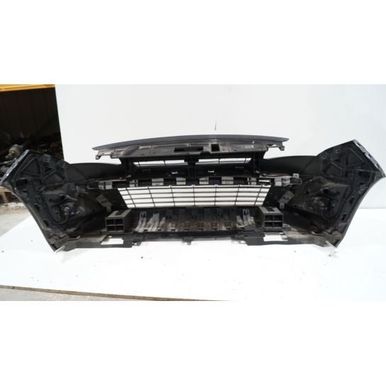 Zderzak przedni kompletny Renault SCENIC 3 B66