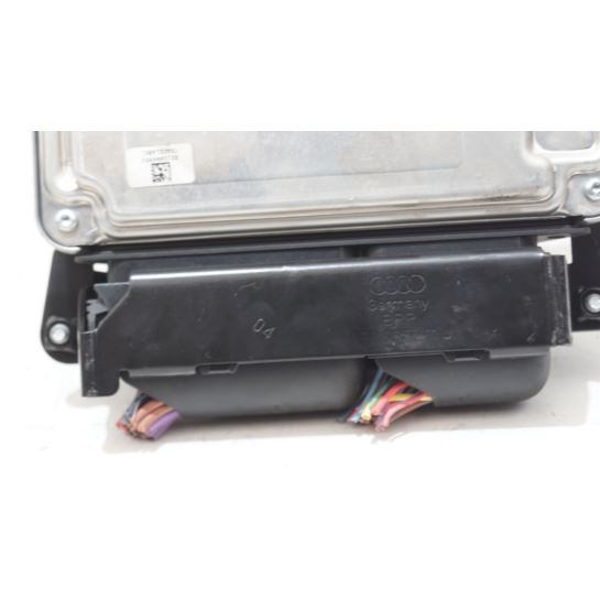 Komputer sterownik ECU Audi A4 A5 D8