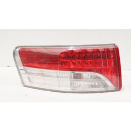 Lampa tylna lewa Toyota AVENSIS III T27