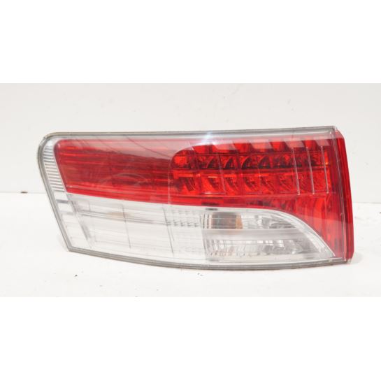Lampa tylna lewa Toyota AVENSIS III T27