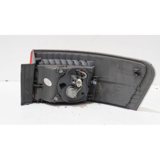 Lampa tylna lewa Toyota AVENSIS III T27