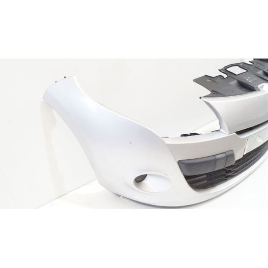 Zderzak przedni kompletny Renault MEGANE III