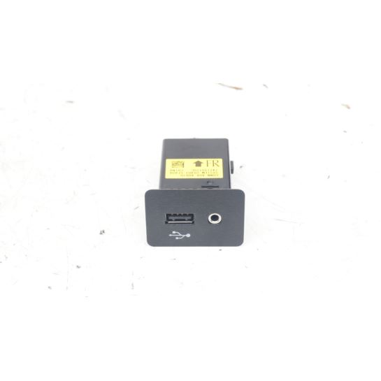 Gniazdo USB AUX Nissan MICRA K14 284H35FA0A