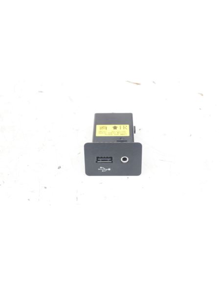 Gniazdo USB AUX Nissan MICRA K14 284H35FA0A