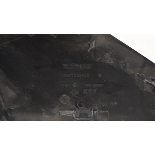 Zaślepka lewa błotnika Renault CAPTUR I 638756642R