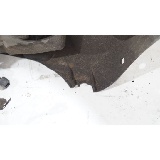 Pas przedni wzmocnienie chłodnice VW PASSAT B5