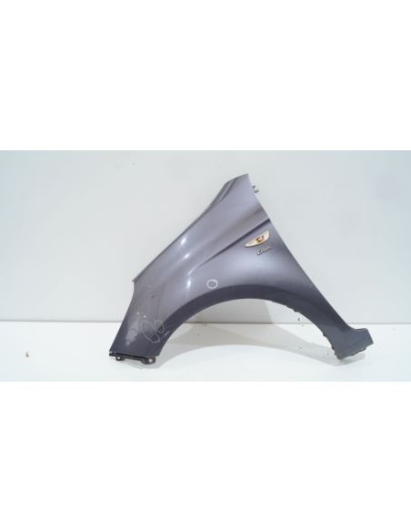 Błotnik przedni lewy Hyundai i20 08-12 lakier 2e