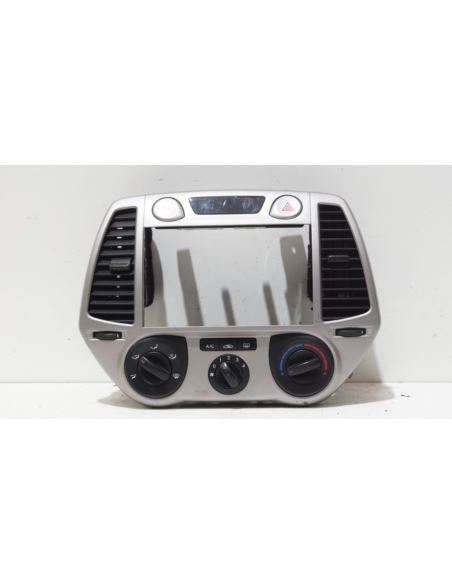 Panel klimatyzacji ramka kratki HYUNDAI i20