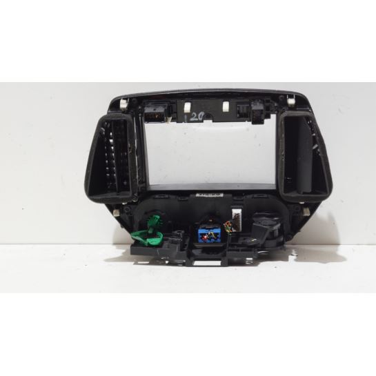Panel klimatyzacji ramka kratki HYUNDAI i20