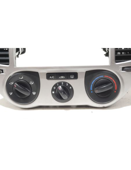 Panel klimatyzacji ramka kratki HYUNDAI i20