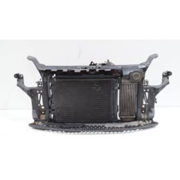 Pas przedni chłodnice HYUNDAI i20 64102-1J200