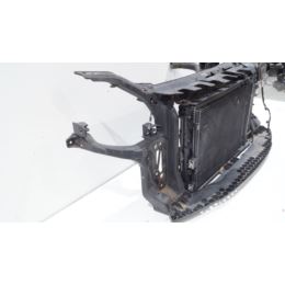 Pas przedni chłodnice HYUNDAI i20 64102-1J200 2