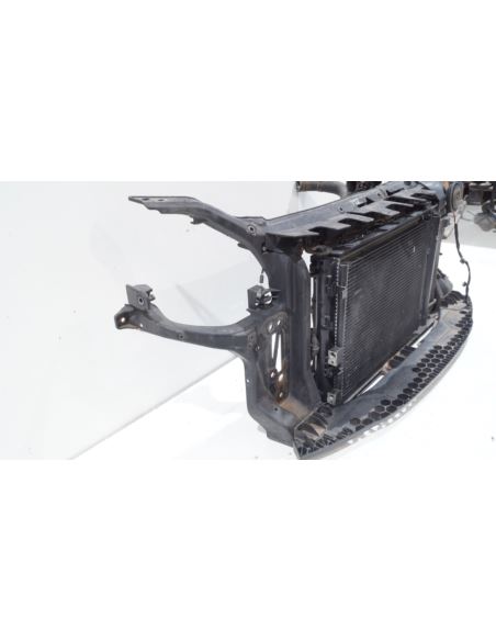 Pas przedni chłodnice HYUNDAI i20 64102-1J200