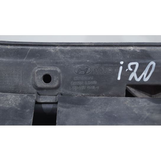 Pas przedni chłodnice HYUNDAI i20 64102-1J200
