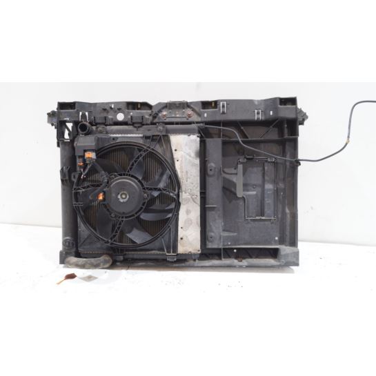 Pas przedni chłodnice Peugeot 208 9676534380