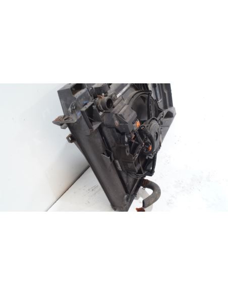 Pas przedni chłodnice Peugeot 208 9676534380
