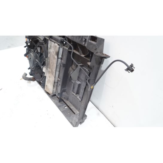 Pas przedni chłodnice Peugeot 208 9676534380