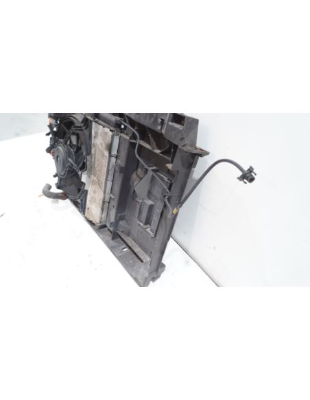 Pas przedni chłodnice Peugeot 208 9676534380