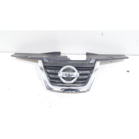 Grill atrapa zdezaka przó Nissan JUKE F15