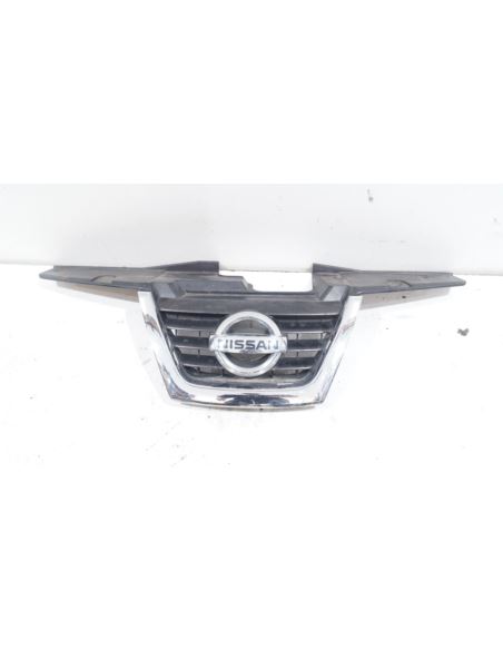 Grill atrapa zdezaka przó Nissan JUKE F15