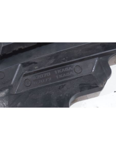 Grill atrapa zdezaka przó Nissan JUKE F15